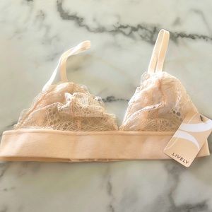 Lively Lace Bra: Soft Pink